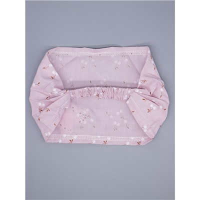 Косынка для девочки на резинке, вишенки, сбоку ажурный розовый бантик с бусинами, бледно-розоватый
