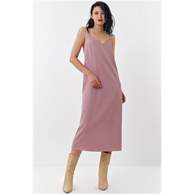Платье-сорочка на тонких бретелях пыльно-розовое