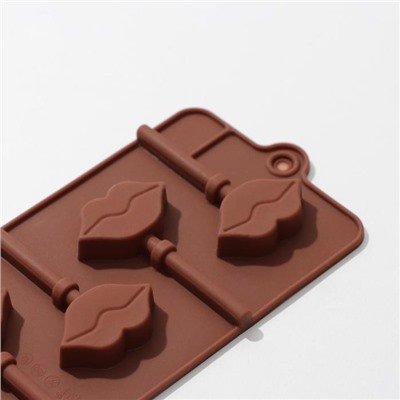 Форма силиконовая для леденцов Доляна «Поцелуй», 24×9,4×1,5 см, 6 ячеек (4×2,4 см), с палочками, цвет коричневый