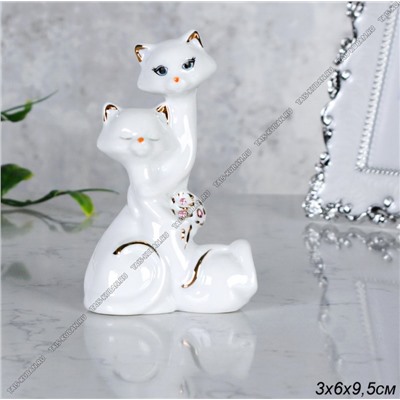 Фигурка (фарфор) "Кошки-обнимашки" 6х3х9,5см