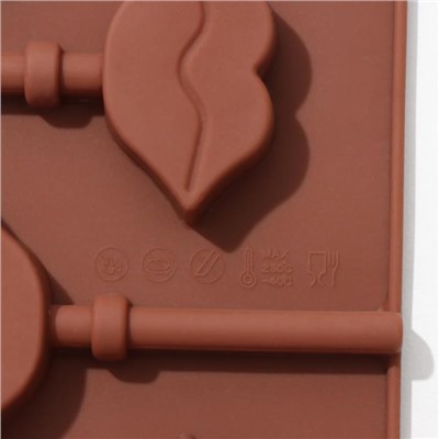 Форма силиконовая для леденцов Доляна «Поцелуй», 24×9,4×1,5 см, 6 ячеек (4×2,4 см), с палочками, цвет коричневый