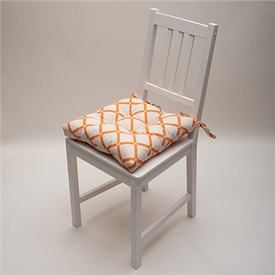 Сидушка на стул с завязками 'Радушная хозяйка (Традиция)' 40х40, рогожка, 'Клетка абрикос'