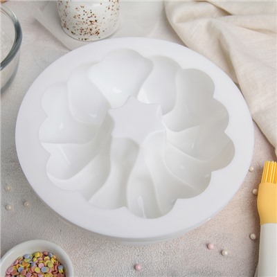 Форма силиконовая для муссовых десертов и выпечки Доляна «Гранатовый браслет», 19,5×19,5×6,9 см, цвет белый