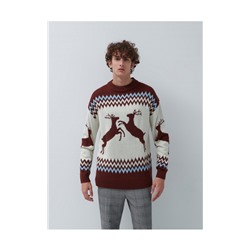 Праздничный свитер с оленями