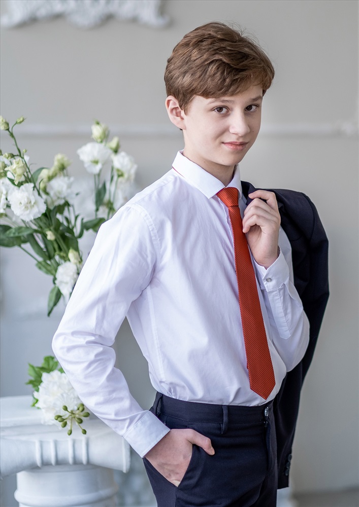 Мальчик с галстуком