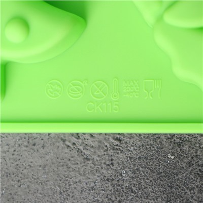 Форма силиконовая для выпечки Доляна «Новый год», 27×17×2 см, 6 ячеек, цвет зелёный