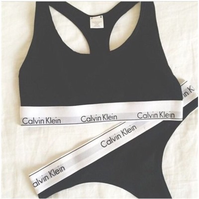 Женский комплект Calvin Klein с чашечками черный: топ и стринги C06