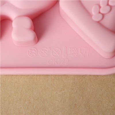 Форма силиконовая для выпечки Доляна «Новый год», 17,5×12×2,5 см, 9 ячеек, цвет розовый