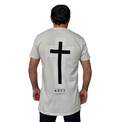 Светлая мужская футболка KSCY – свежий взгляд на твой стиль – минимализм с крестом на спине №233