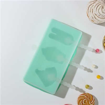 Форма силиконовая для мороженого «Сладость», 3 ячейки, 18,5×9,5×2 см, с крышкой и палочками, цвет МИКС